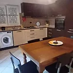 بيت للعطل Charme Rustico Con Ampio Giardino E Piscina كارارا