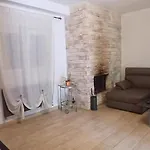 بيت للعطل Charme Rustico Con Ampio Giardino E Piscina