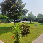 Charme Rustico Con Ampio Giardino E Piscina