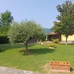 Charme Rustico Con Ampio Giardino E Piscina بيت للعطل كارارا
