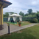 Charme Rustico Con Ampio Giardino E Piscina * كارارا