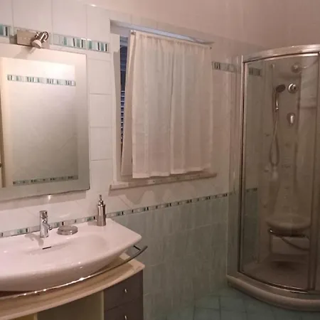 Vakantiehuis Charme Rustico Con Ampio Giardino E Piscina Con Due