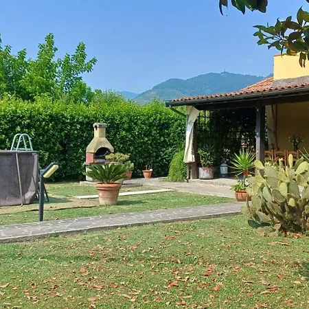 Charme Rustico Con Ampio Giardino E Piscina Con Due Vakantiehuis