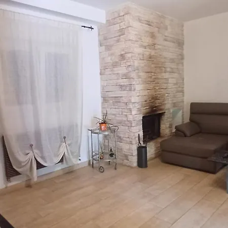 Vakantiehuis Charme Rustico Con Ampio Giardino E Piscina Con Due