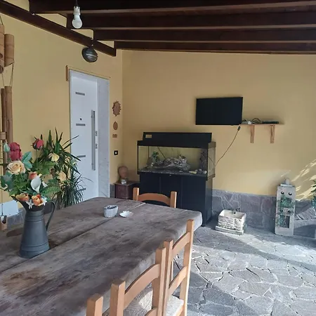 Charme Rustico Con Ampio Giardino E Piscina بيت للعطل كارارا