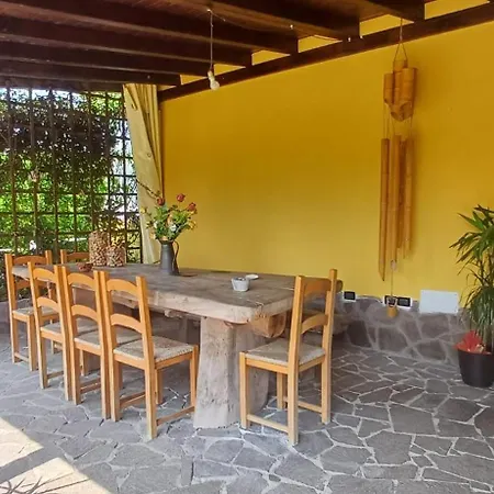 Vakantiehuis Charme Rustico Con Ampio Giardino E Piscina Con Due Carrara